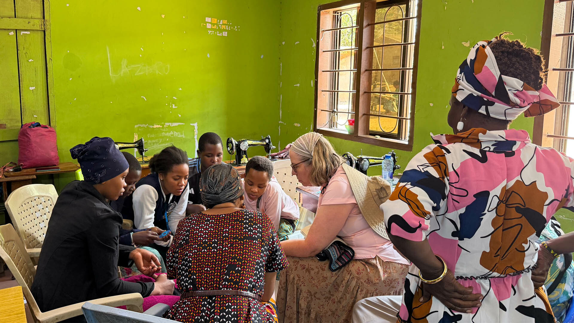 https://sjd.sfo3.digitaloceanspaces.com/Blogs/DOK-Tanzania-Paula-Burns-Teaching-Tatting.jpg