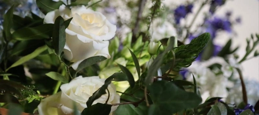 Easter Flowers page header